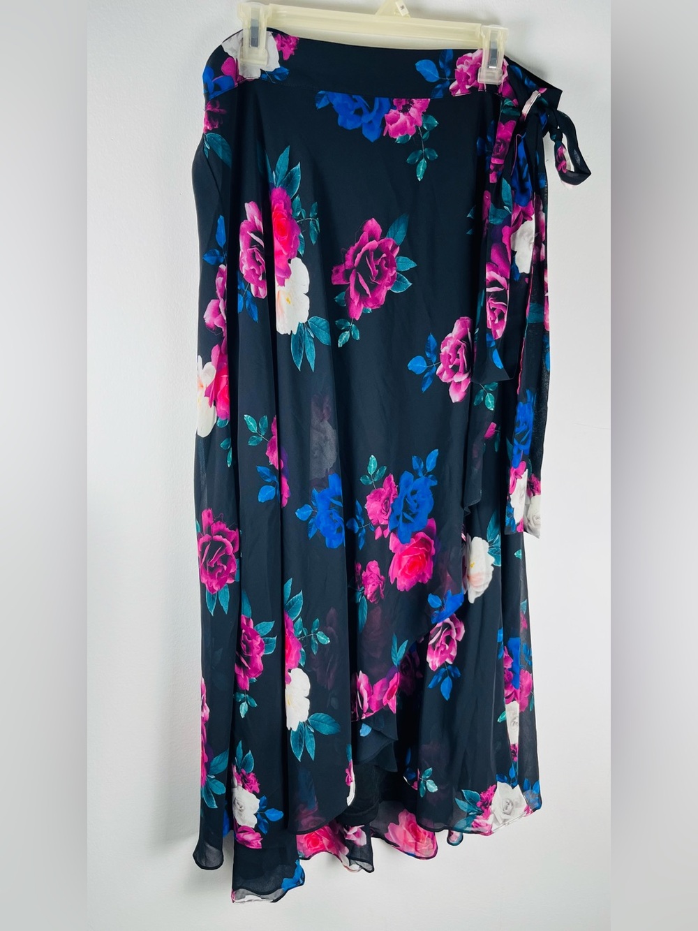 Floral Wrap Midi skirt XL - Black with Pink & Blue Roses
